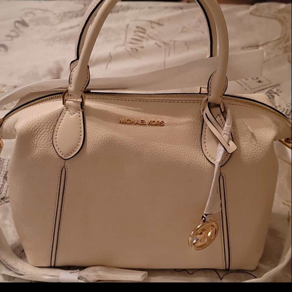 NWT Michael Kors 👛